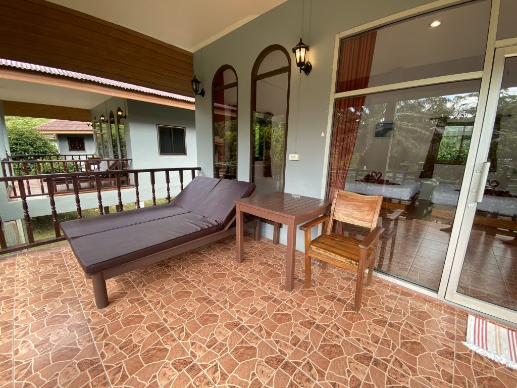 Family Mountain View Bungalow in Khao Sok.