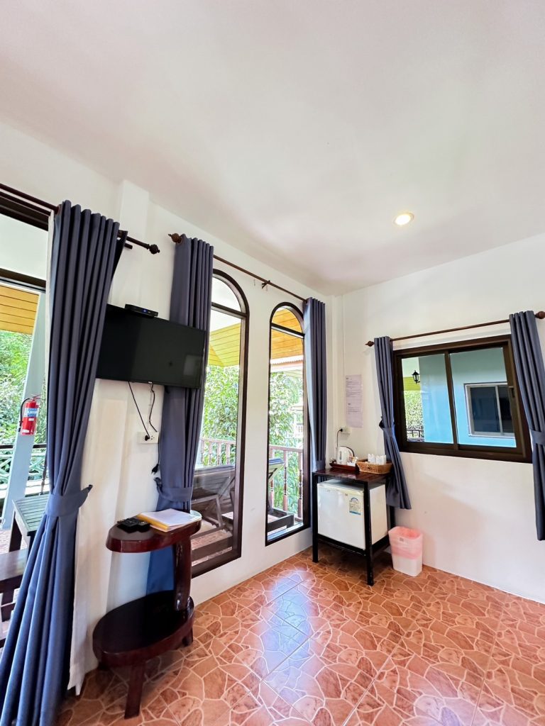 Family Mountain View Bungalow in Khao Sok new livingroom.