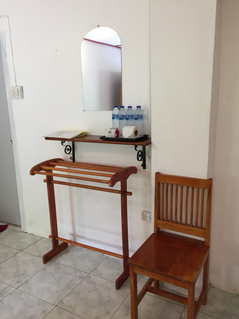 Family Room with balcony bungalow in Khao Sok.