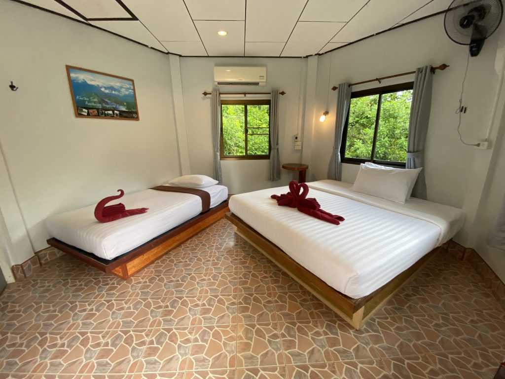 Standard Mountain View Bungalow in Khao Sok.