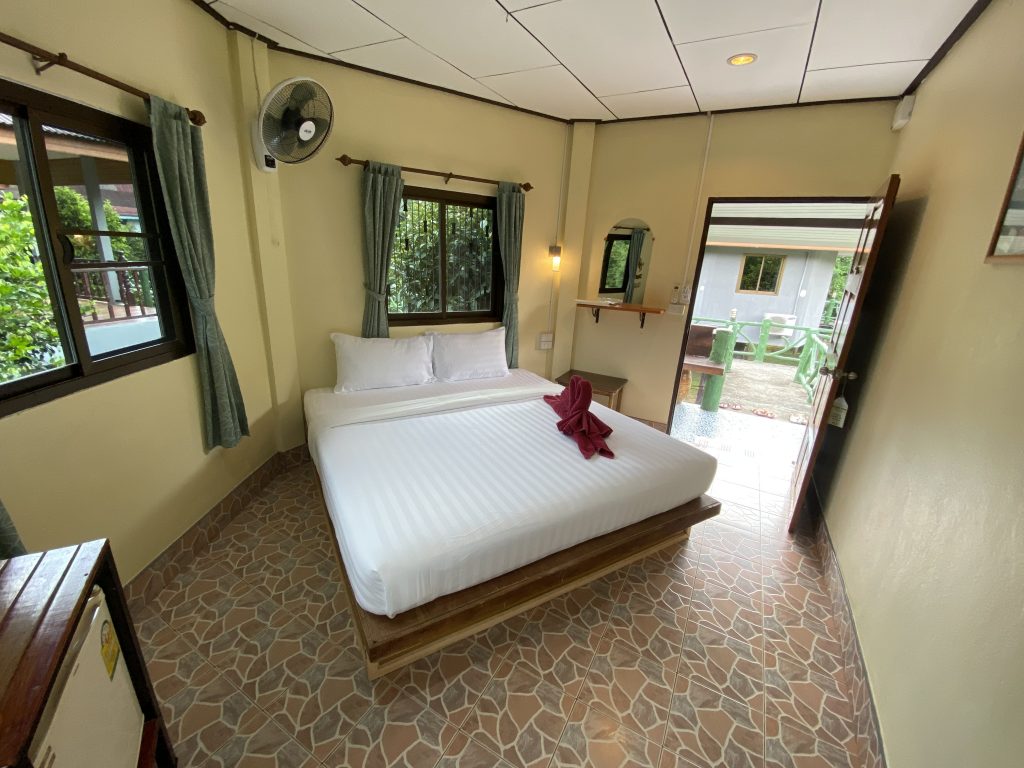 Standard Mountain View Bungalow in Khao Sok.