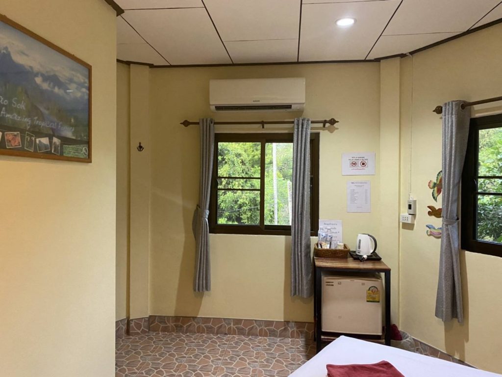 Standard Mountain View Bungalow in Khao Sok.